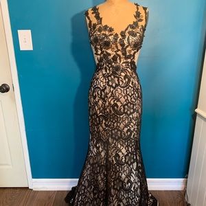 LET’S FASHION BLACK LACE PROM DRESS